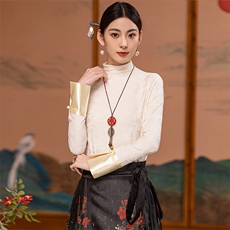 白色上衣