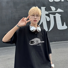 黑色