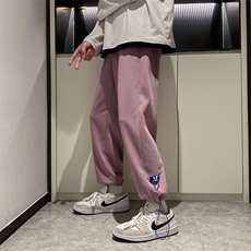 玫红色