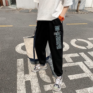 【】A003-HZ7205-P50新款英文字母绣花时尚运动裤 女模1图片