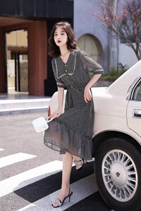 夏装连衣裙 现货，女装连衣裙，百衣时尚