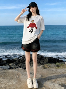 欧货休闲时尚运动套装女夏新款圆领重工刺绣T恤宽松牛仔裤两件套图片