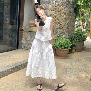 新中式国风白色刺绣半身裙套装女夏2025新款两件套独特漂亮超好看图片