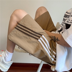 卡其色