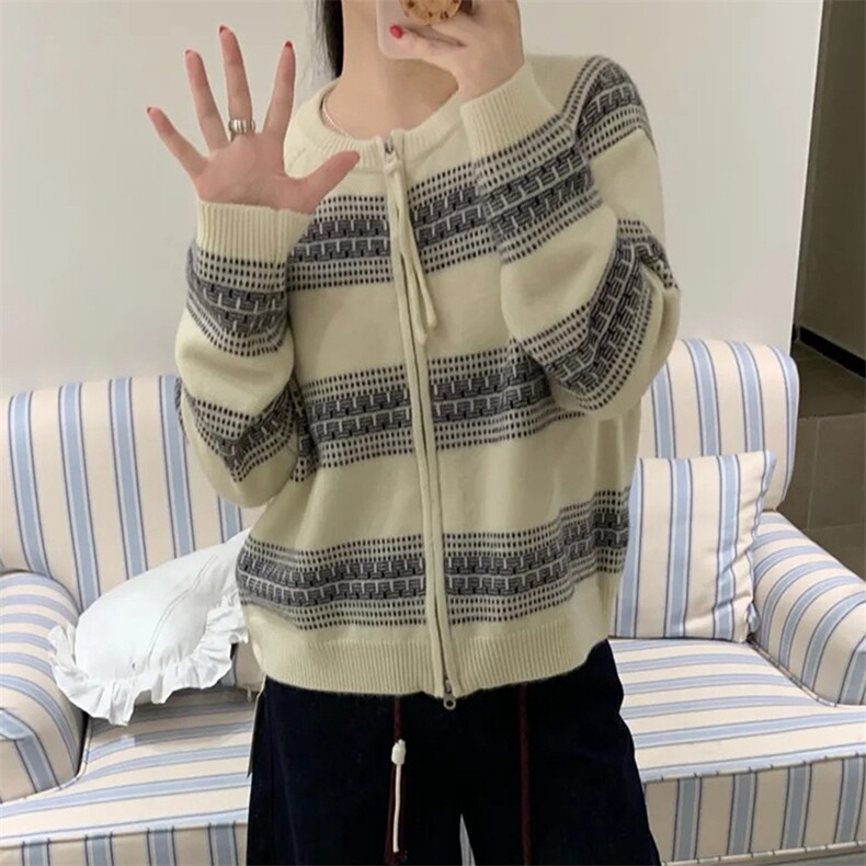 2025年秋季长袖时尚百搭通勤简约休闲提花圆领开衫,女装羊毛衫,新胜羊绒