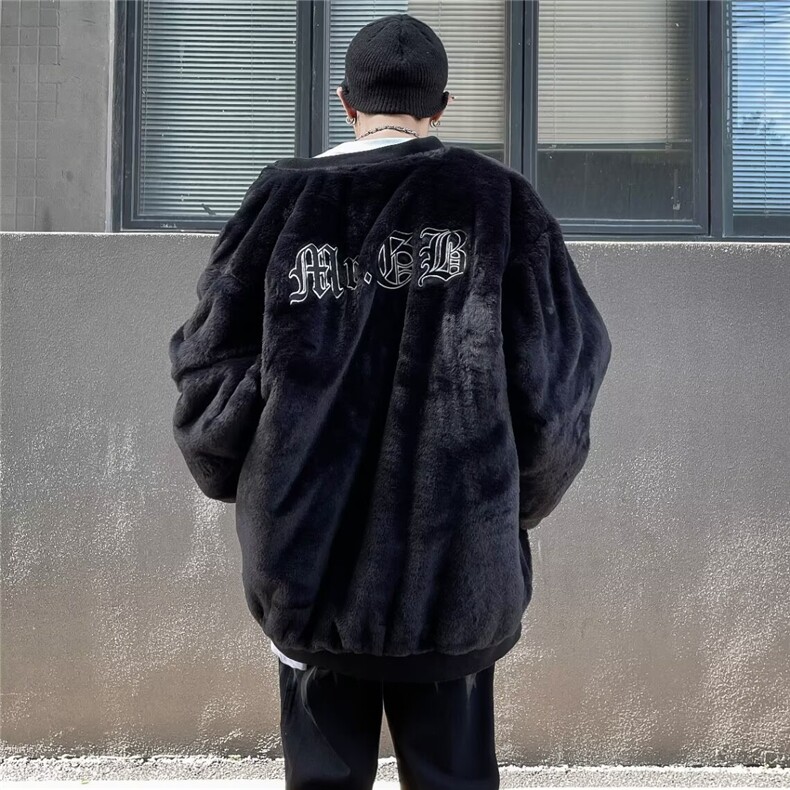 M04-P83 秋冬立领防风黑色羊羔绒外套男宽松简约刺绣拉链外套图片