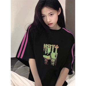 抖音得物品质二开240克宽松纯棉美式潮牌印花三条杠中性风短袖T恤图片