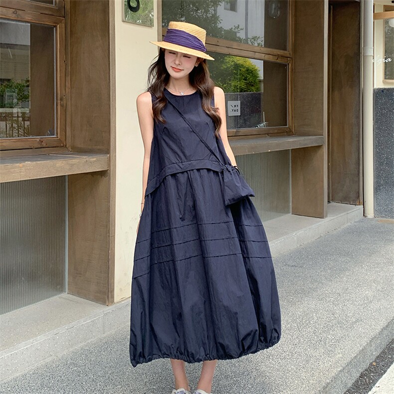 藏青色无袖连衣裙女夏2025新款学院风超火爆款减龄花苞灯笼背带裙，女装连衣裙，浙宝220