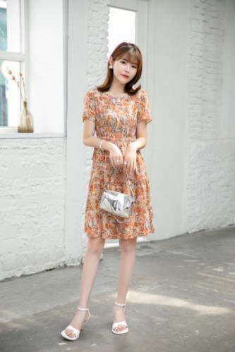 现货供应：雪纺真丝连衣裙M一XXL，女装连衣裙，拉思维加丝