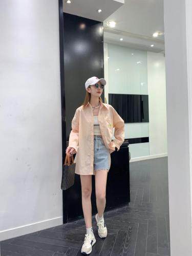 笑脸防晒衬衣好卖ML，女装，潮不落