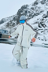 东北零下40度防寒滑雪服套装情侣登山滑雪衣两件套户外防水冲锋衣图片