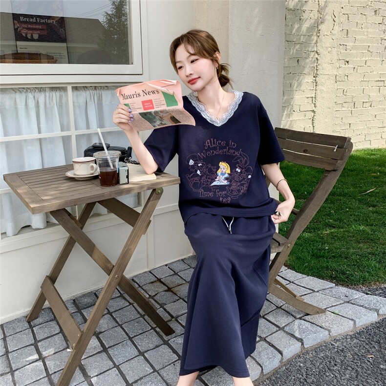 藏青色卡通印花减龄套装裙女2025夏新款学院风v领T恤半身裙两件套,女装套装/套裙,2C236