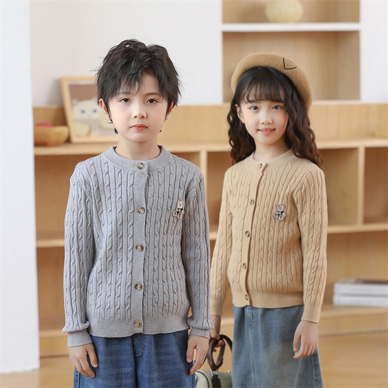 秋冬新款儿童开衫毛衣时尚保暖扭花设计面料适合男女童穿着，童装卫衣/绒衫，绒颖羊绒