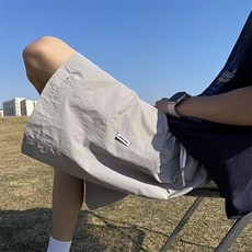 浅灰色
