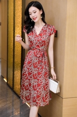 杭州重磅真丝连衣裙女夏2025新款气质V领系带收腰印花真丝裙子，女装连衣裙，阿舍尔精品