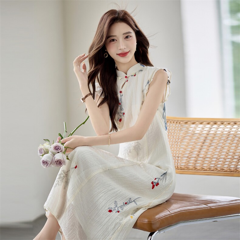2025年夏季新款新中式刺绣碎花花边无袖减龄连衣裙现货,女装连衣裙,乐吉娜