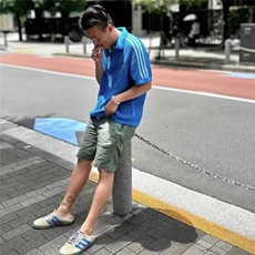 蓝色