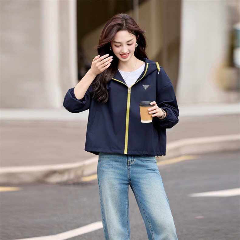 2025年春秋新款时尚连帽棉服短款休闲运动风外套上衣,女装短外套,秀美人生