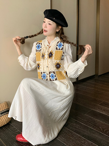 法式田园风穿搭白色长袖连衣裙配马甲女春秋超火好看长裙两件套装图片