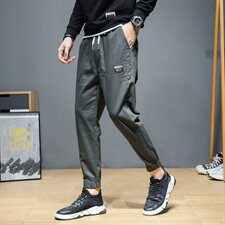军绿色