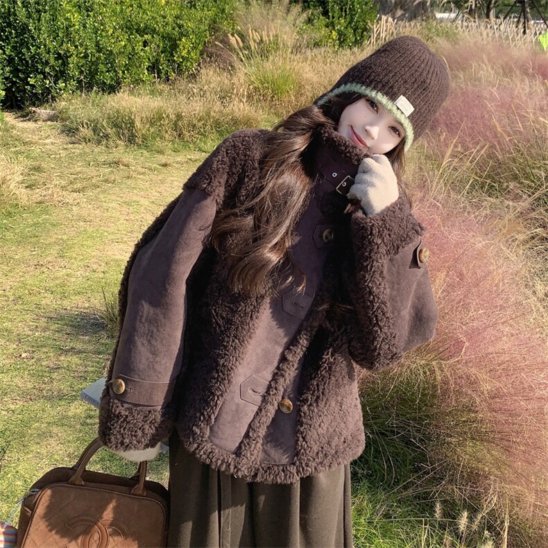 2025冬季新款设计感咖色保暖皮毛一体,女装皮草,2C120