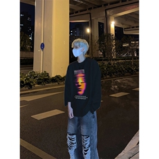 黑色