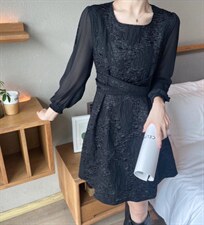 显瘦大气连衣裙，女装连衣裙，布萱