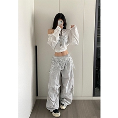 灰色