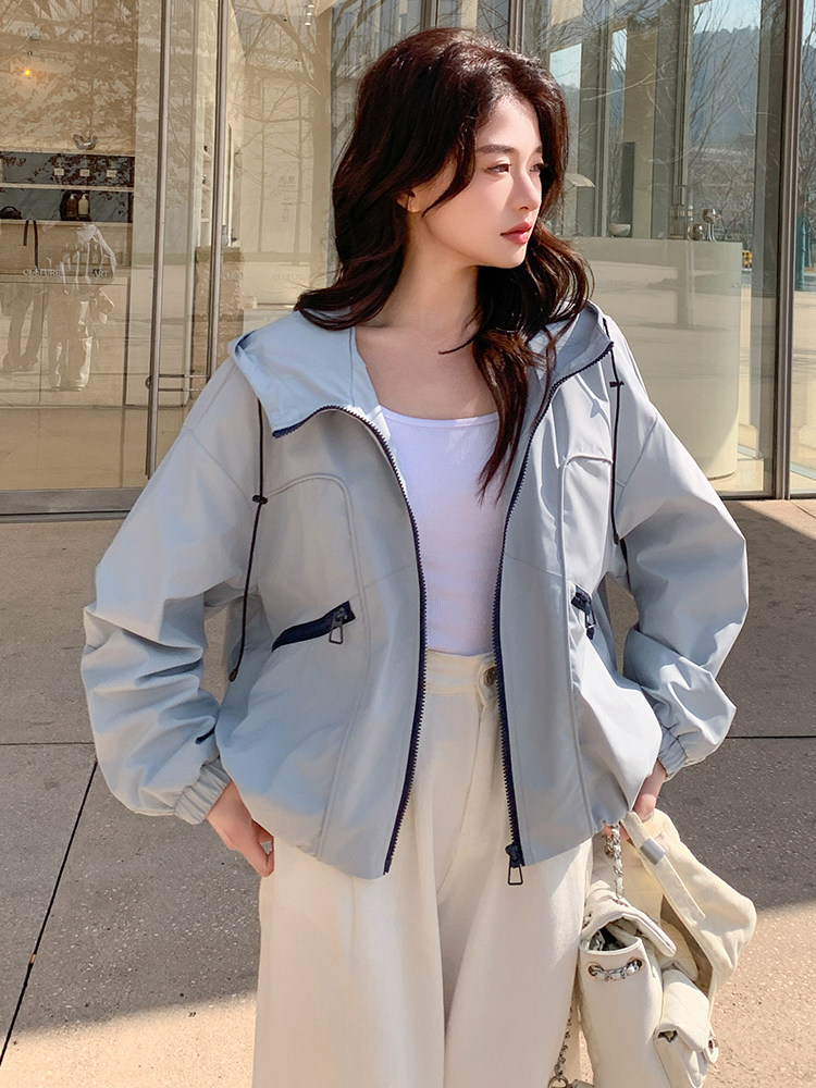 蓝色连帽冲锋衣外套女2025春秋季新款设计感休闲显瘦工装夹克上衣,女装短外套,辉之琳