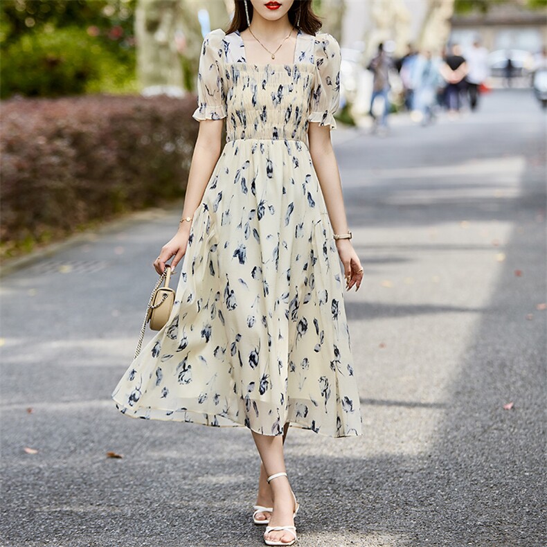 2024年夏季新款短袖抽皱松紧腰印花休闲风中长款女装连衣裙,女装连衣裙,初闻兮