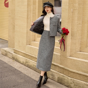 2025年冬季小香风加厚90羽绒套装两件套女韩系时尚套装淑女显瘦图片