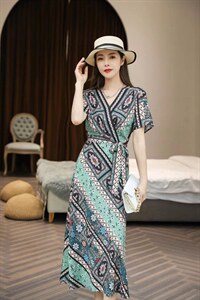 碎花连衣裙,女装连衣裙,蓝芝衣秀