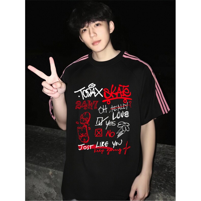 抖音得物品质二开240克宽松纯棉美式潮牌印花三条杠中性风短袖T恤,男装T恤,电商A486