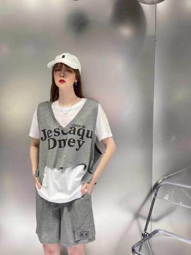 三件套，女装，约美？