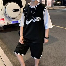 黑色