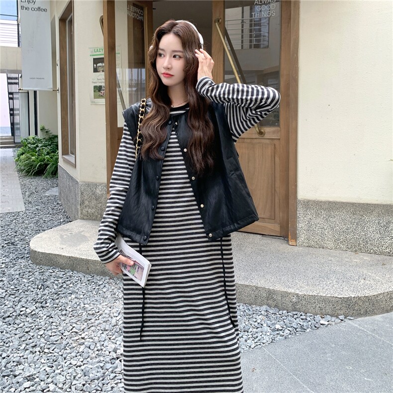 韩版学院风减龄条纹连衣裙套装女2025年春秋季新款皮衣马甲两件套图片