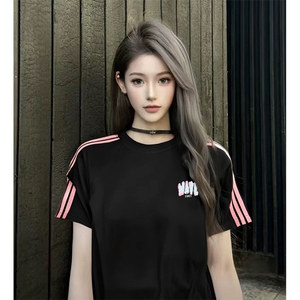 抖音得物品质二开240克宽松纯棉美式潮牌印花三条杠中性风短袖T恤图片