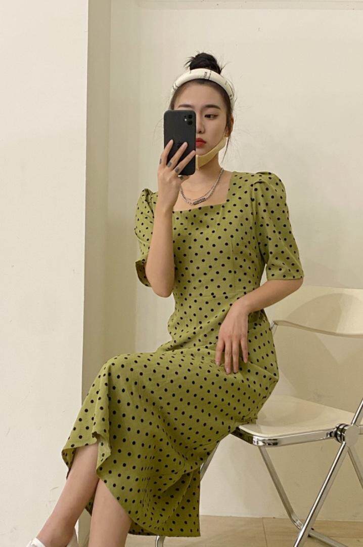 夏季新款波点修身款连衣裙，女装连衣裙，唇蔻