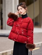 现货。现货。2026年冬季短款重工刺绣真狐狸毛羽绒服，女装羽绒服，伊仟回