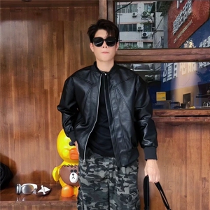 网图现货 倒三角红内衬PU皮棒球服宽松夹克JK85特P58图片