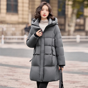 《爆2025冬款中长款羽绒服时尚简约休闲不挑身材不挑年龄上身显瘦图片