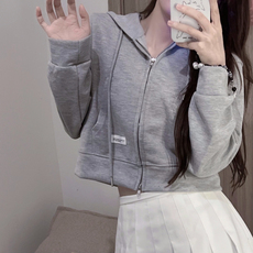 灰色