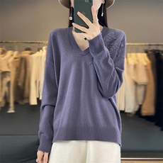 秋冬V领羊毛衫女针织打底衫宽松长袖内搭时尚毛衣，女装羊毛衫，江南羊绒