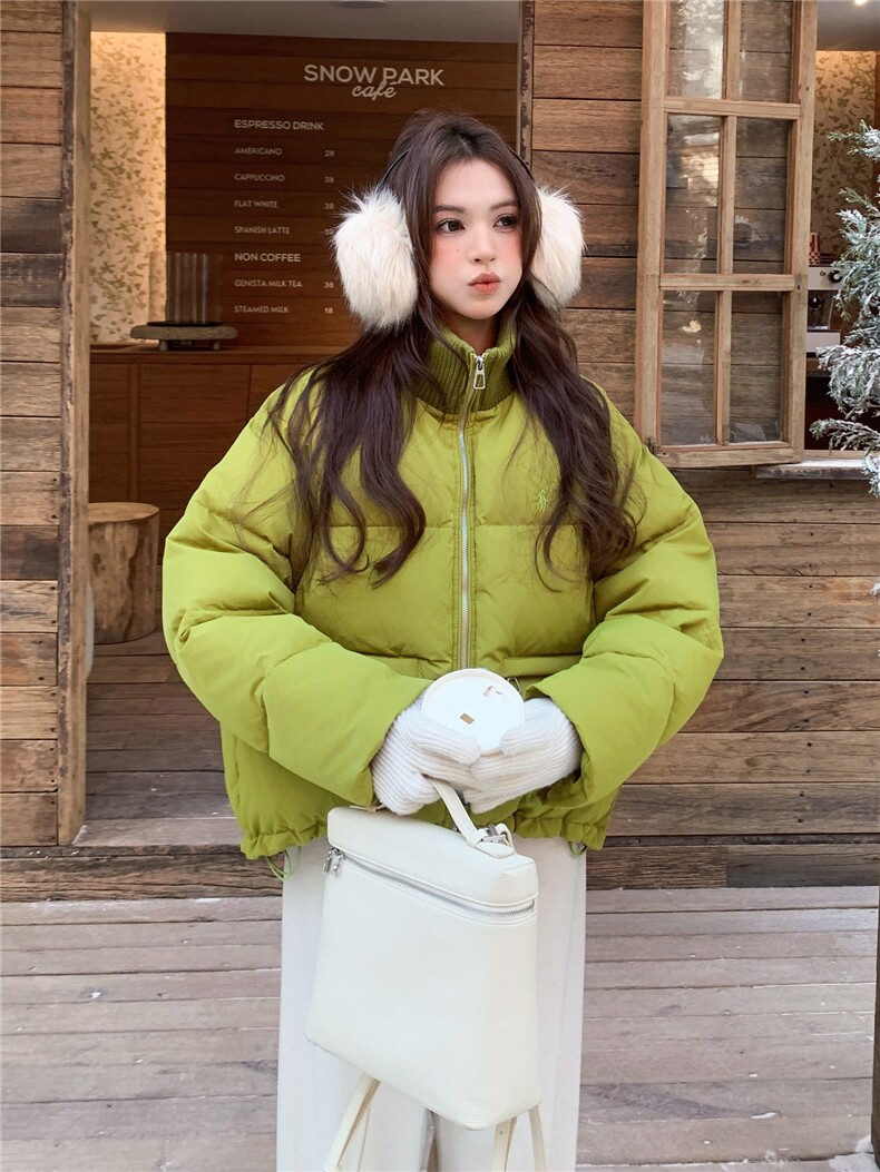 韩系设计感绿色针织领羽绒服女2025冬季小个子保暖加厚白鸭绒外套,女装羽绒服,艾米莉亚