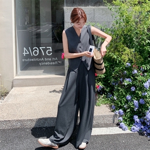 灰色无袖马甲阔腿裤套装女夏轻熟风小众不撞款御姐两件套爆款流行图片
