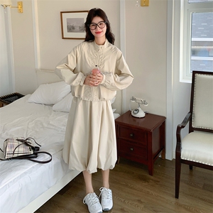 松弛感杏色工装套装裙女春秋2025年新款又a又飒穿搭背心裙两件套图片