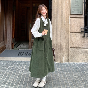 法式复古减龄衬衫灯芯绒背心连衣裙套装女春秋新款小个子两件套潮图片