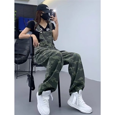 2025春夏季休闲迷彩军绿色牛仔背带裤女宽松小个子显高阔腿连体裤，男装牛仔裤，星座506A