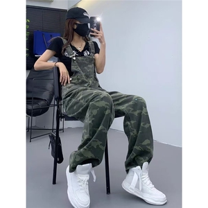 2025春夏季休闲迷彩军绿色牛仔背带裤女宽松小个子显高阔腿连体裤图片