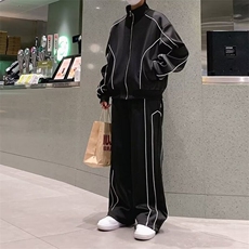 黑色
